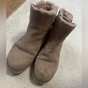 UGG Shala Wedge Boot Size 7